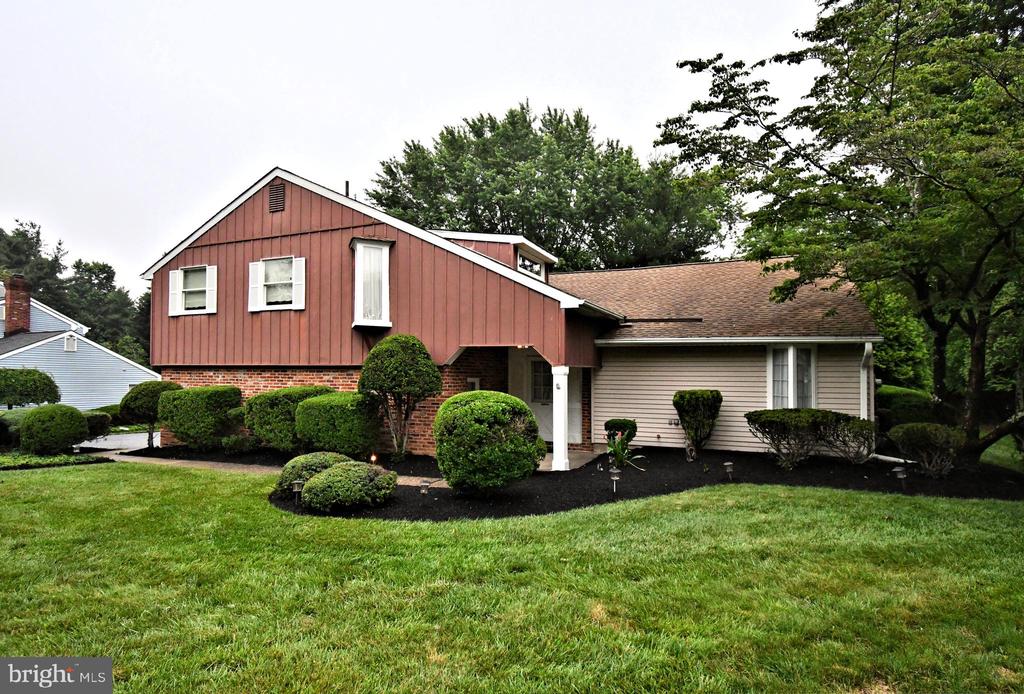 40 BROOKSIDE DRIVE