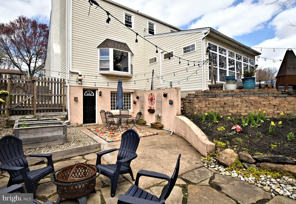 102 LONGVIEW DRIVE