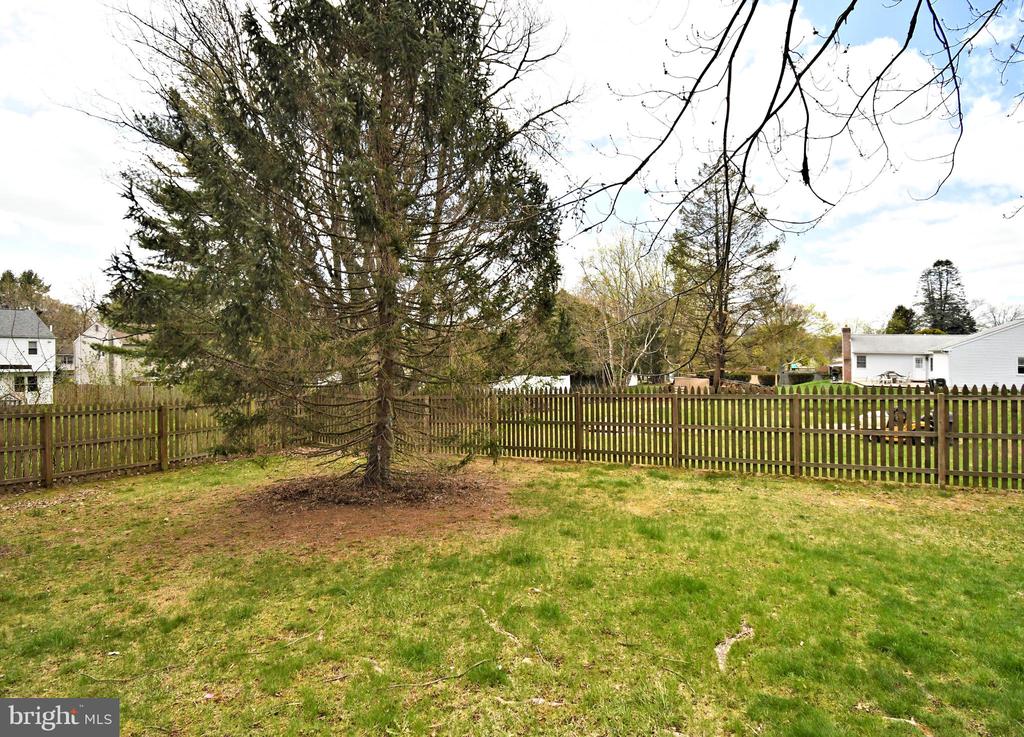 102 LONGVIEW DRIVE