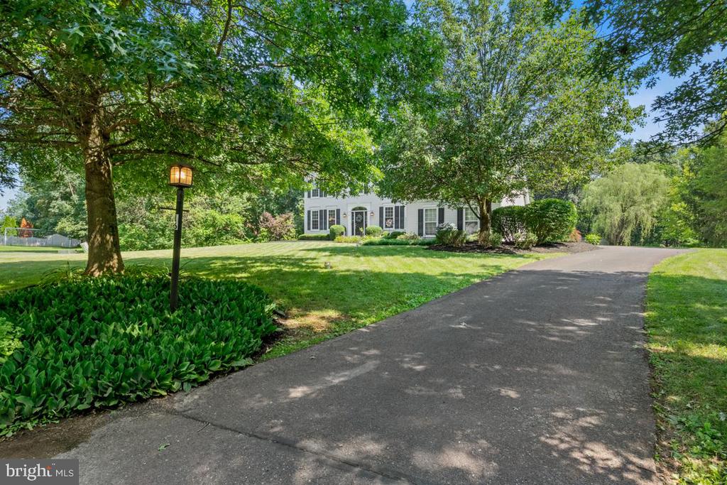 16 ENDSLOW LANE