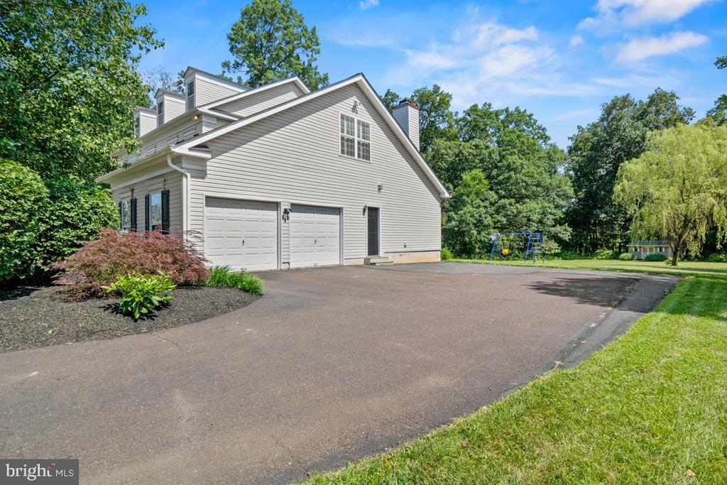 16 ENDSLOW LANE