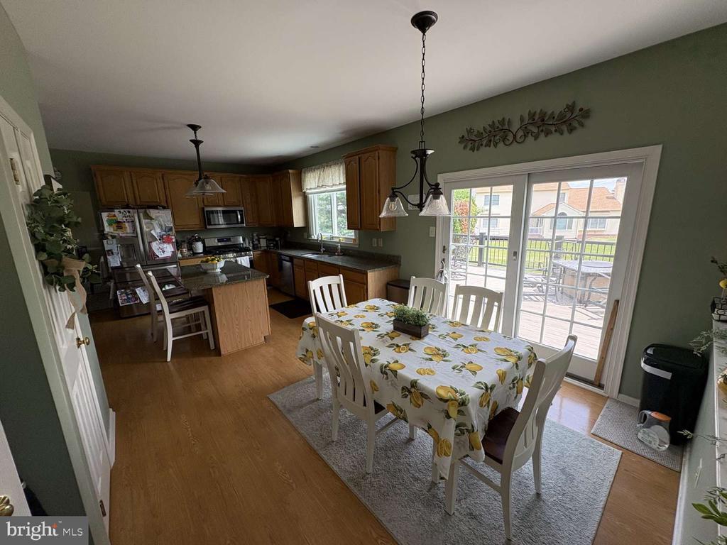 1407 BAYBERRY DRIVE