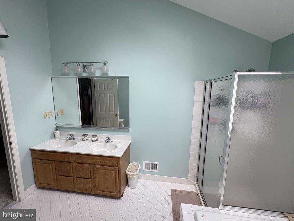 1407 BAYBERRY DRIVE