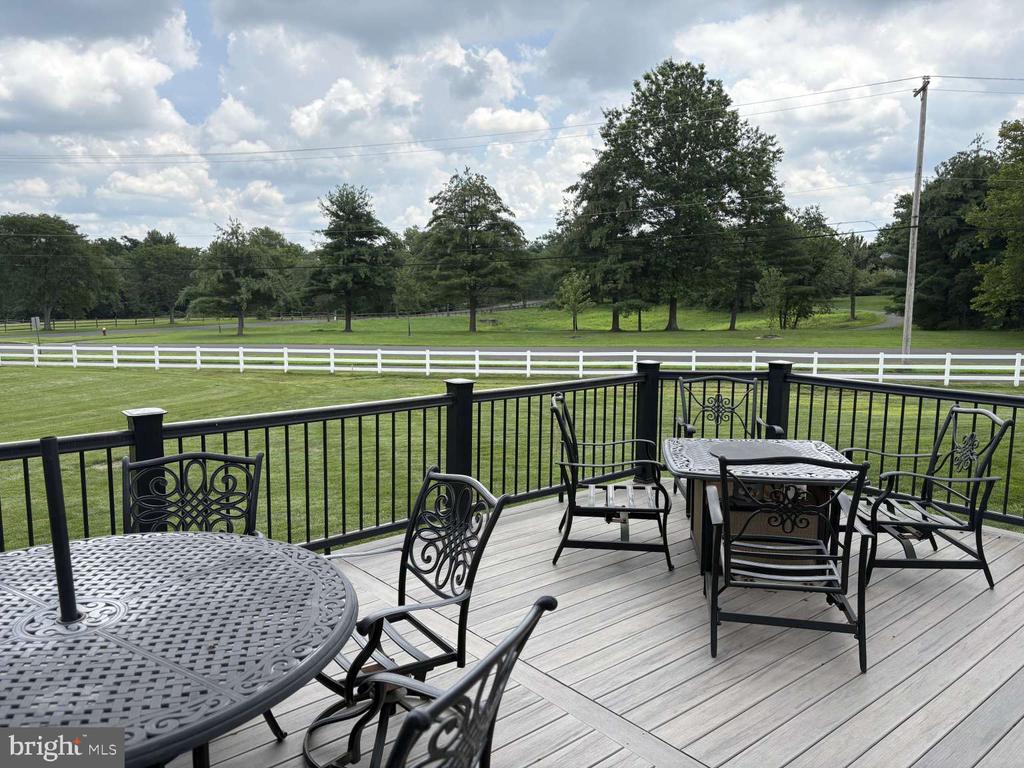 1407 BAYBERRY DRIVE