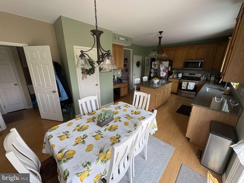1407 BAYBERRY DRIVE