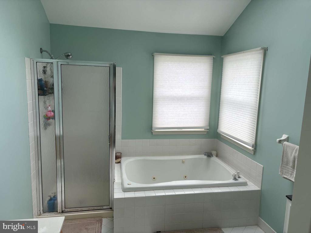 1407 BAYBERRY DRIVE