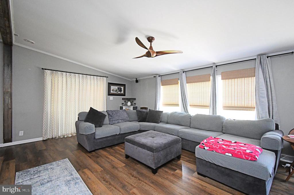 156 VAUX DRIVE