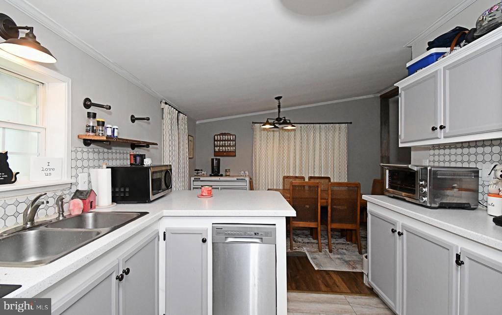 156 VAUX DRIVE