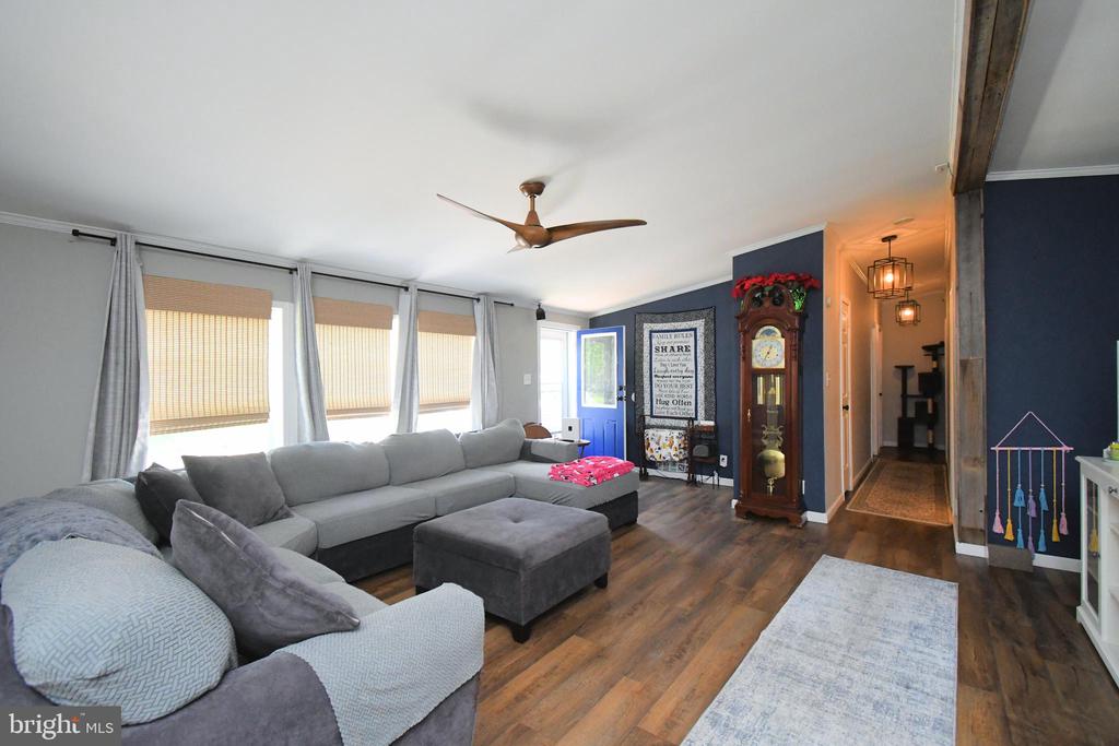 156 VAUX DRIVE