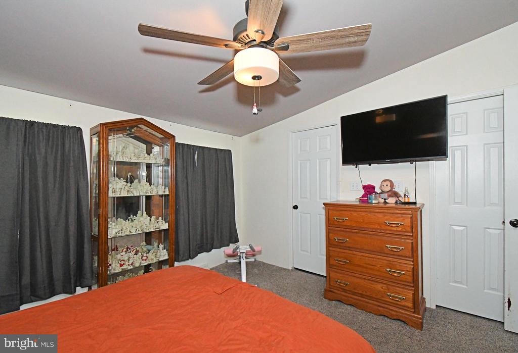 156 VAUX DRIVE