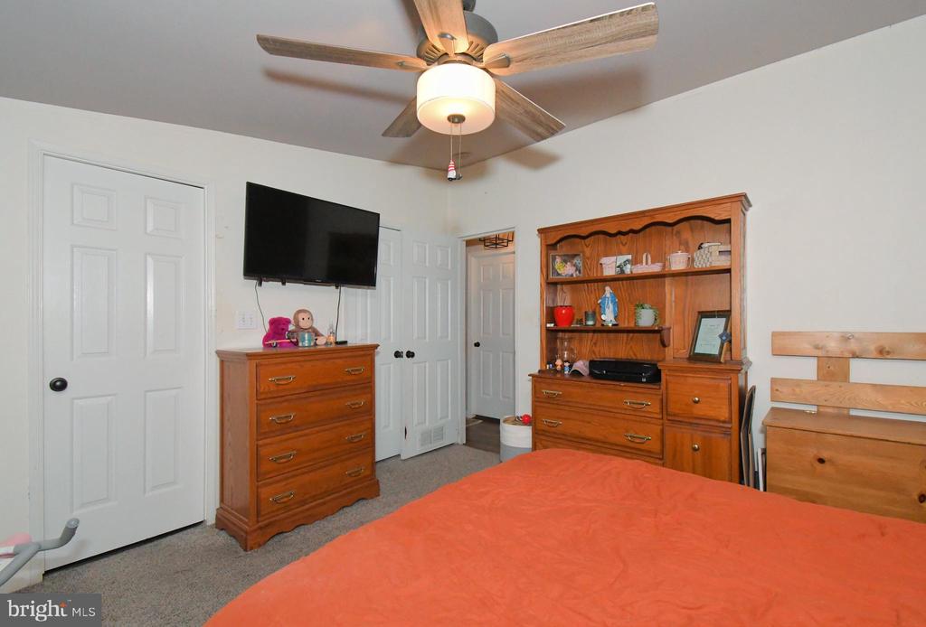 156 VAUX DRIVE