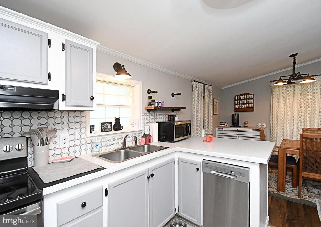 156 VAUX DRIVE