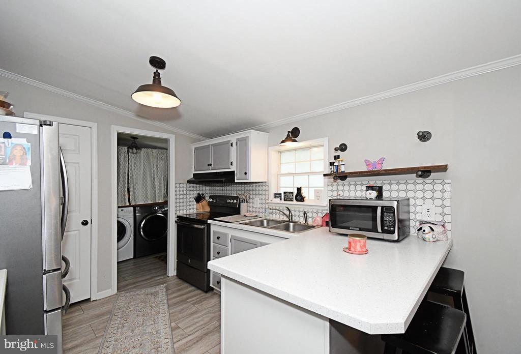 156 VAUX DRIVE