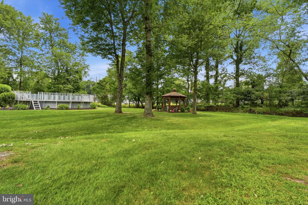 688 FAIRFIELD DRIVE