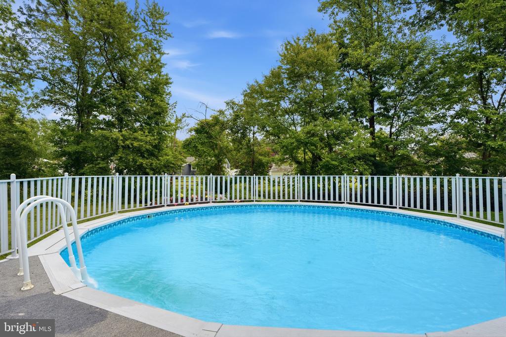 688 FAIRFIELD DRIVE