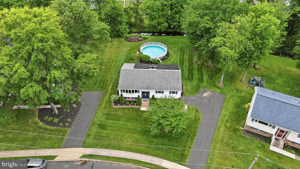 688 FAIRFIELD DRIVE