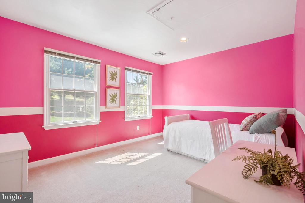 5170 ROSEWOOD DRIVE
