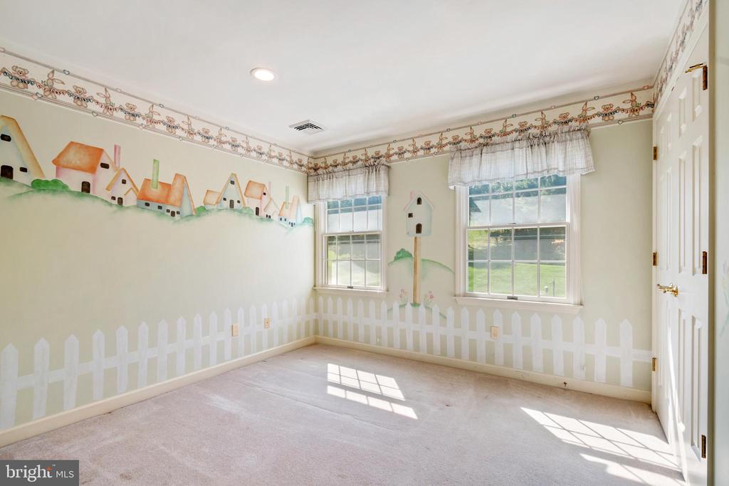 5170 ROSEWOOD DRIVE