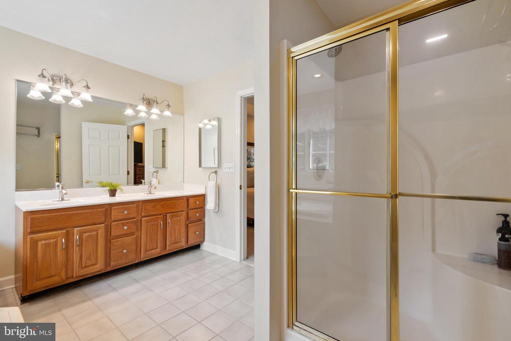 5170 ROSEWOOD DRIVE