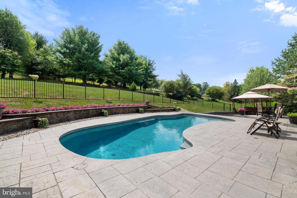 5170 ROSEWOOD DRIVE