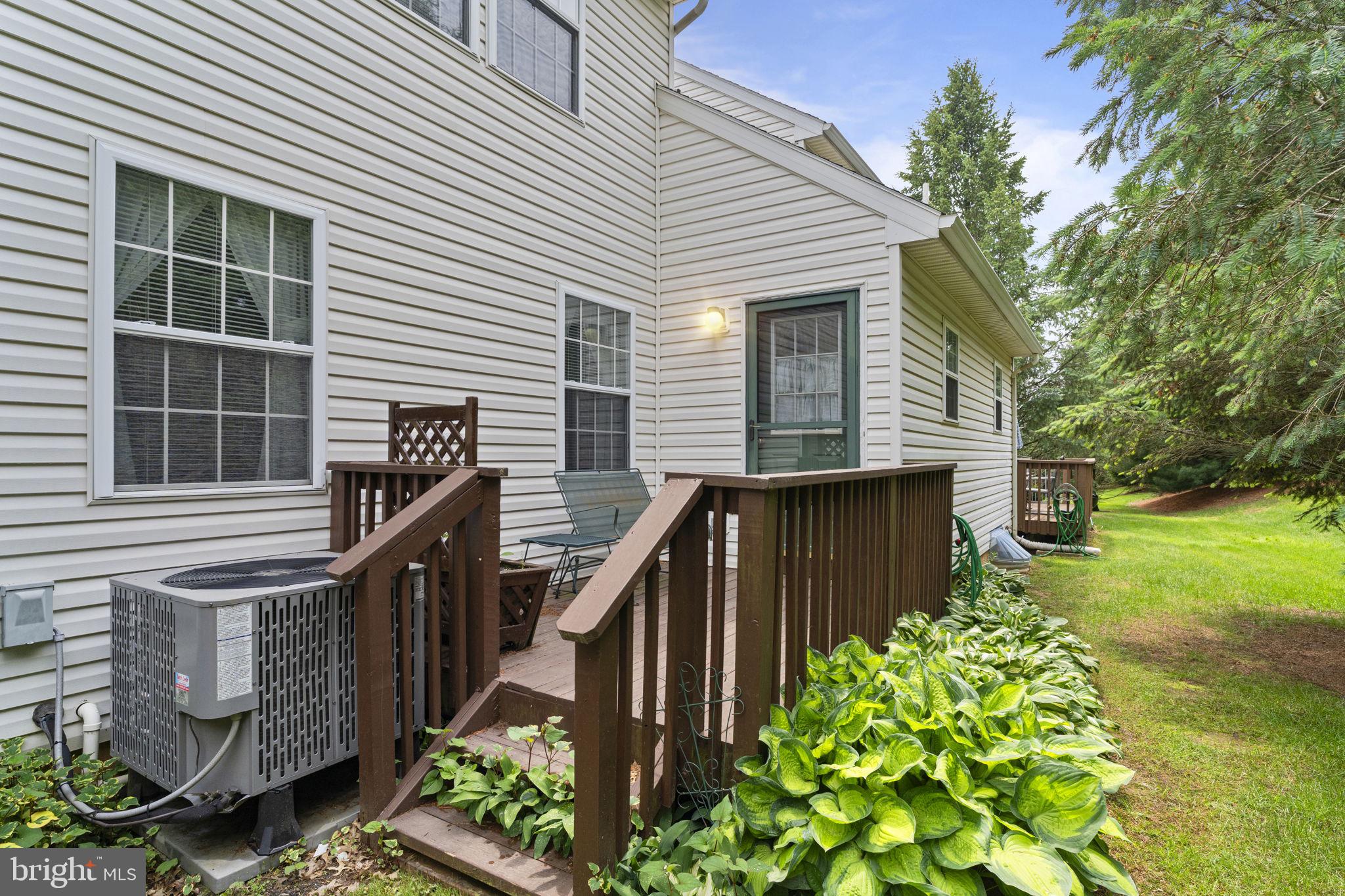 8077 CROSS CREEK CIRCLE
