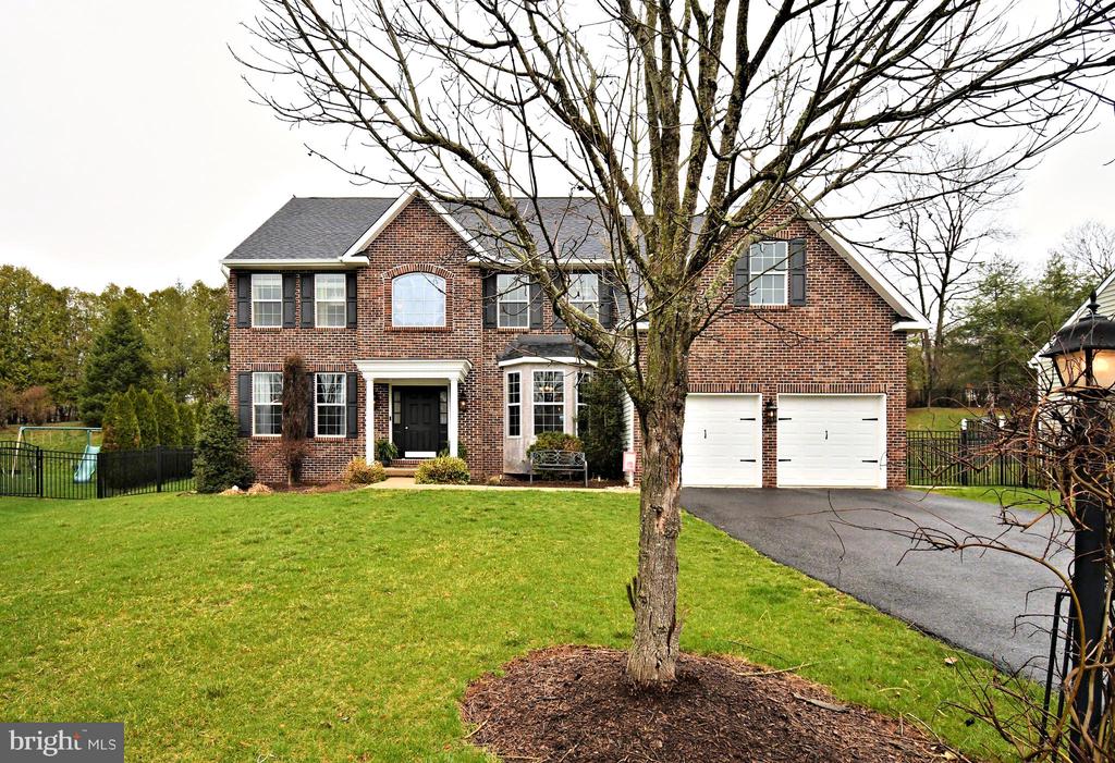1029 CREEKVIEW DRIVE
