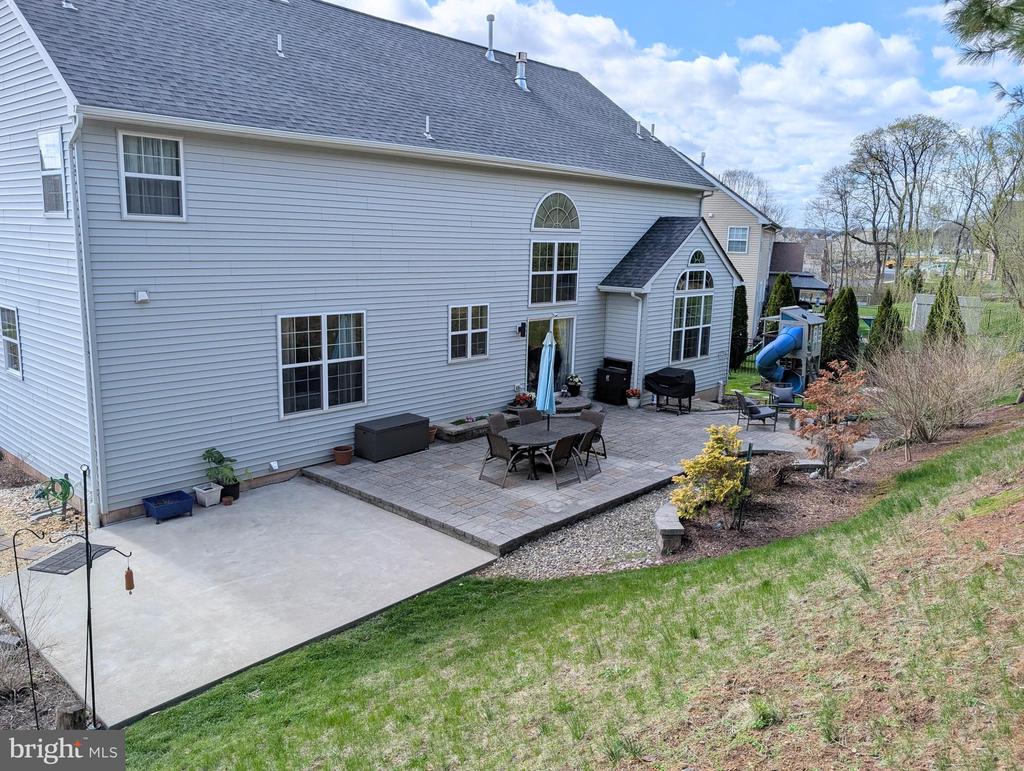 1029 CREEKVIEW DRIVE
