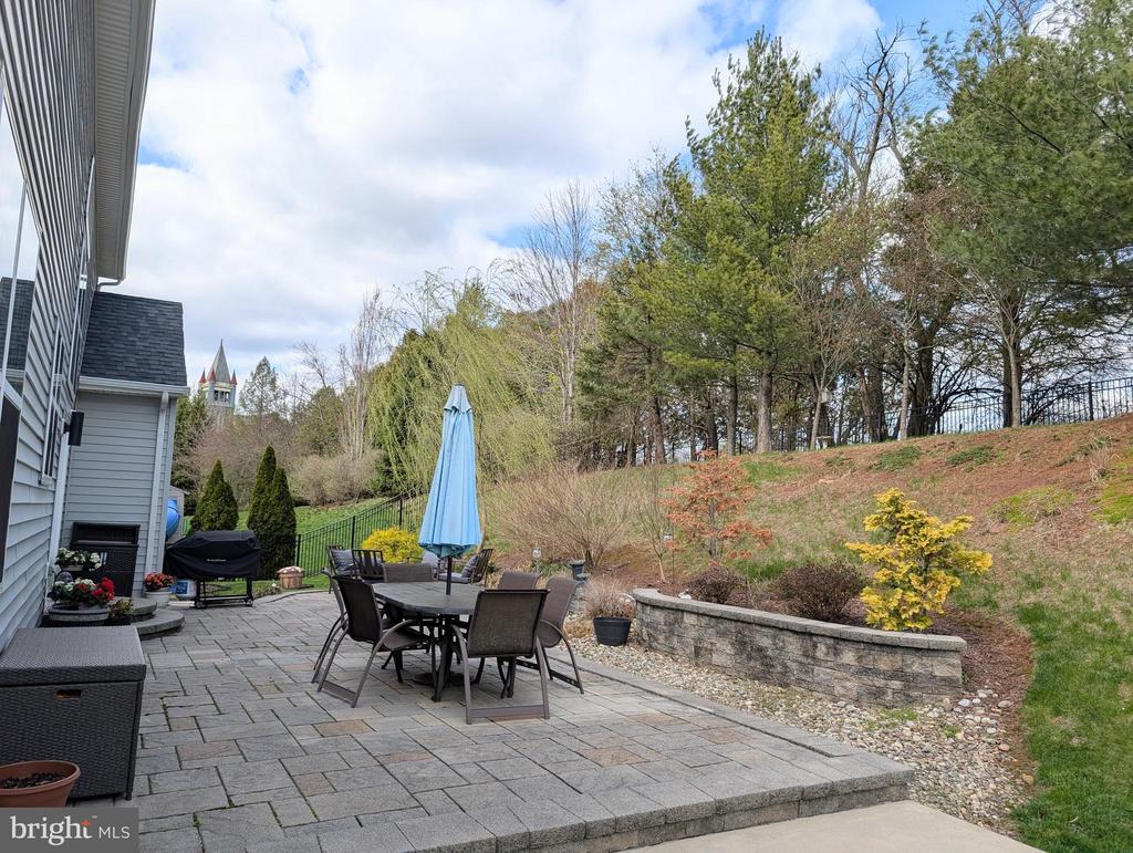 1029 CREEKVIEW DRIVE