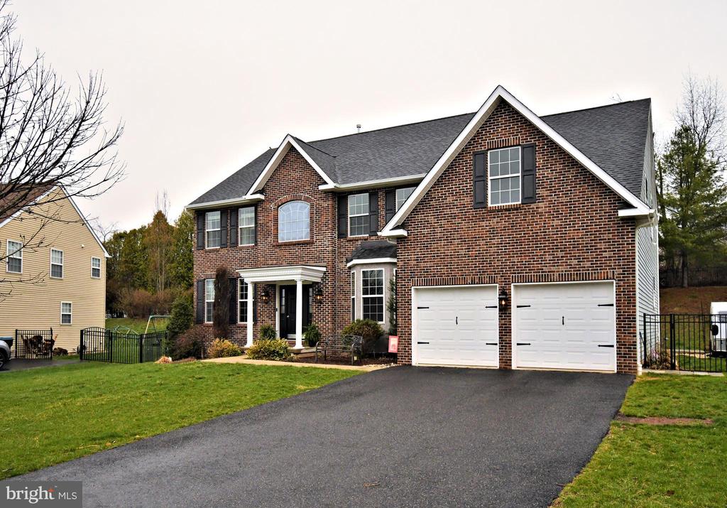 1029 CREEKVIEW DRIVE