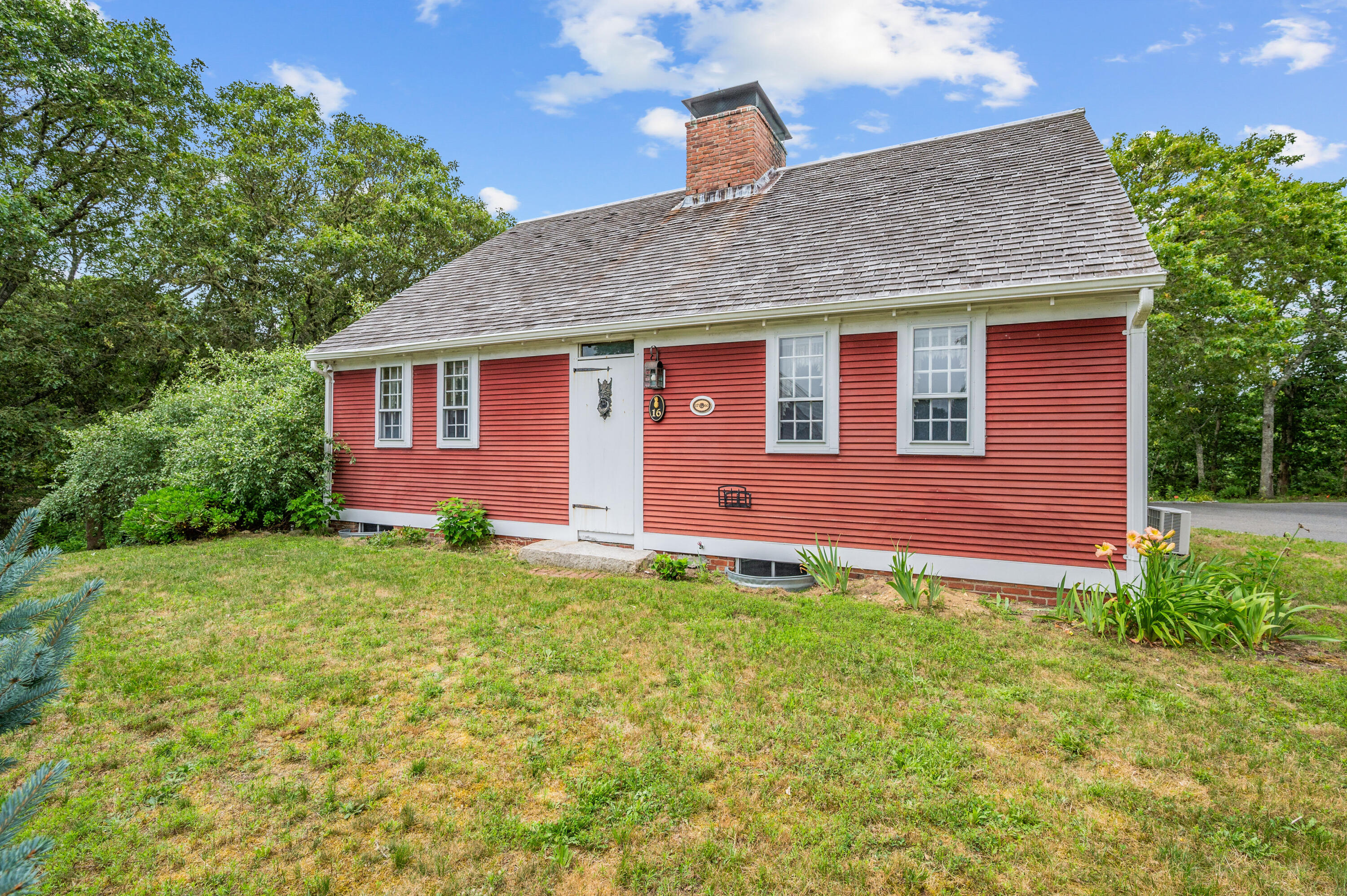 16 Quaker Lane