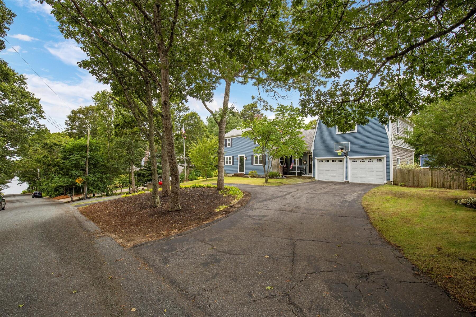 15 Follins Pond Road