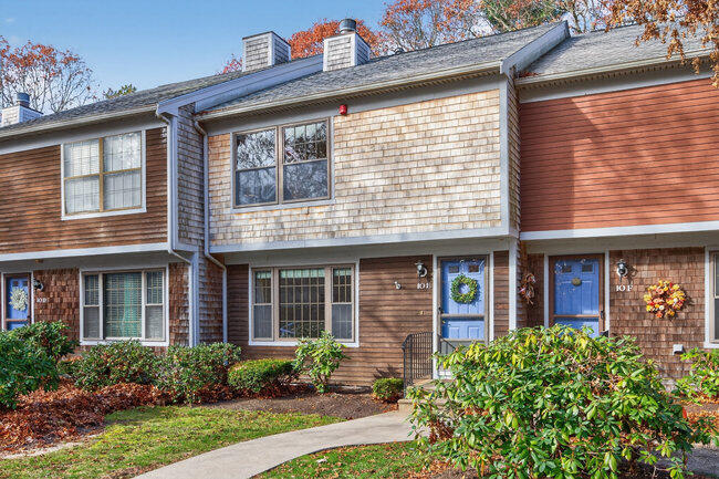 195 Falmouth Road APT 10E