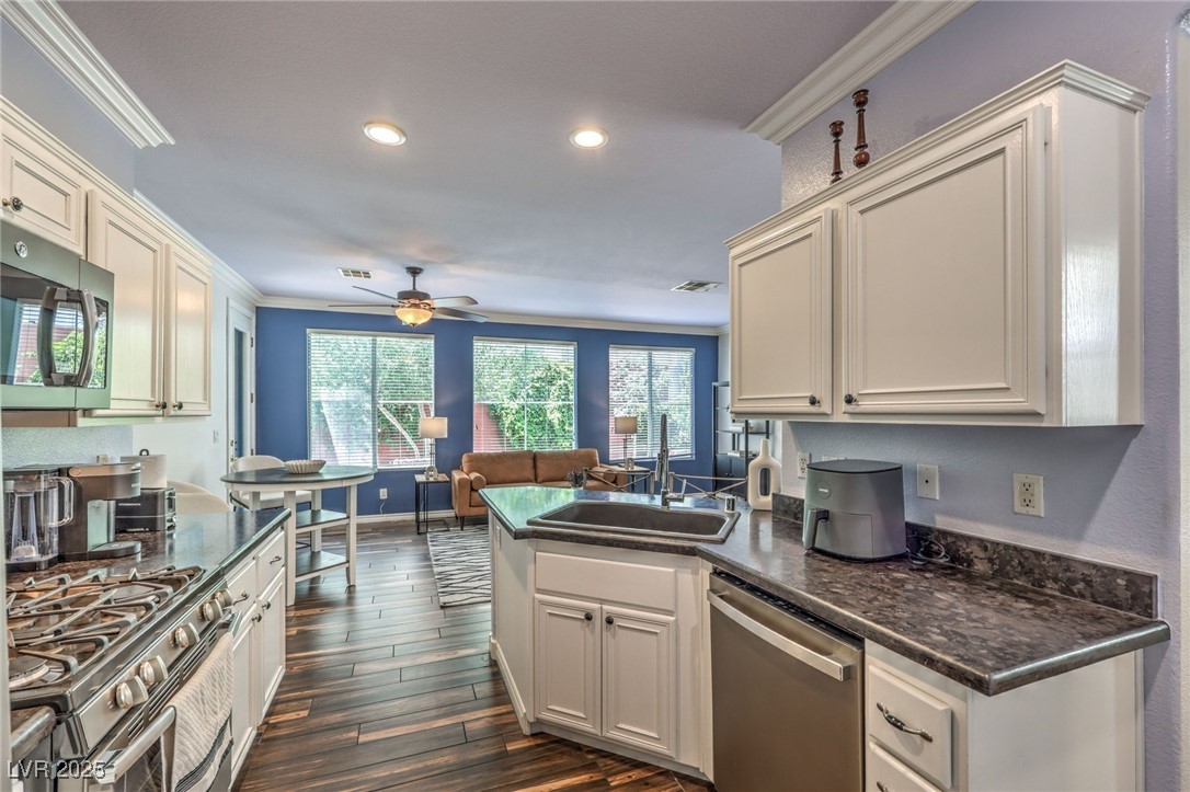 979 Coatbridge Street