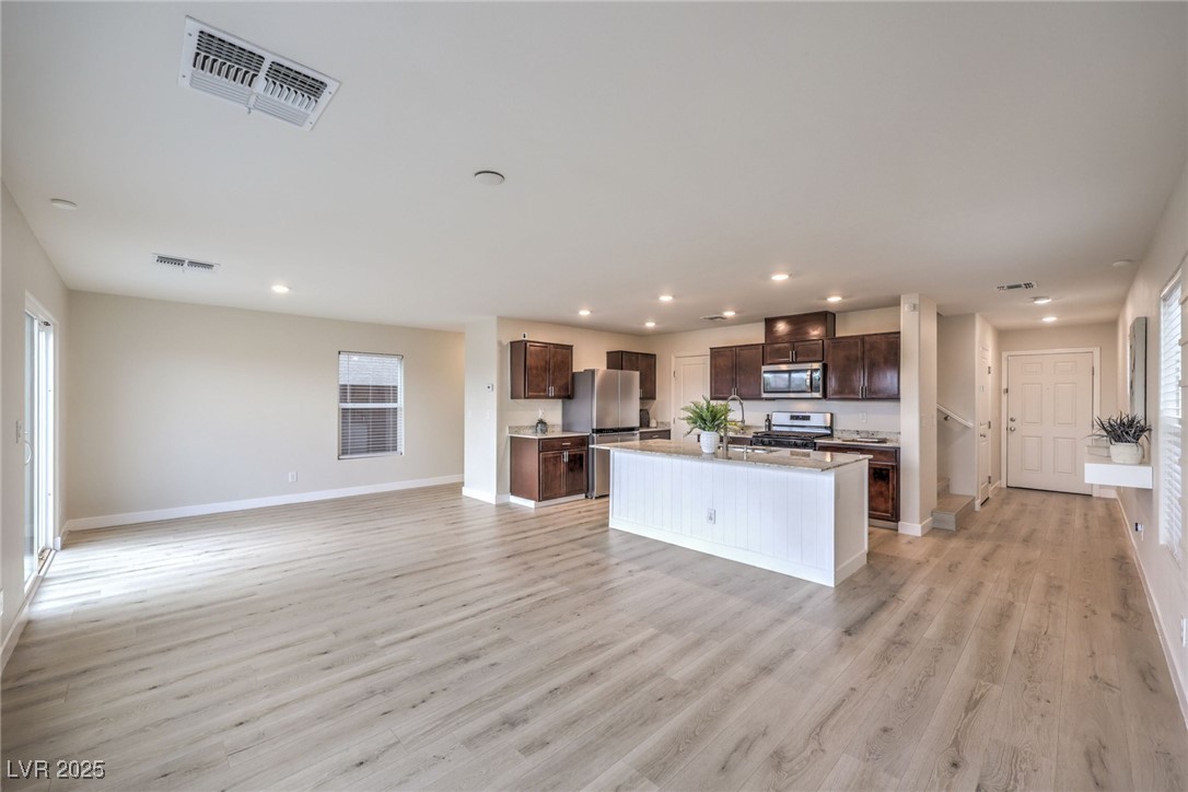 6941 Toll Mountain Street