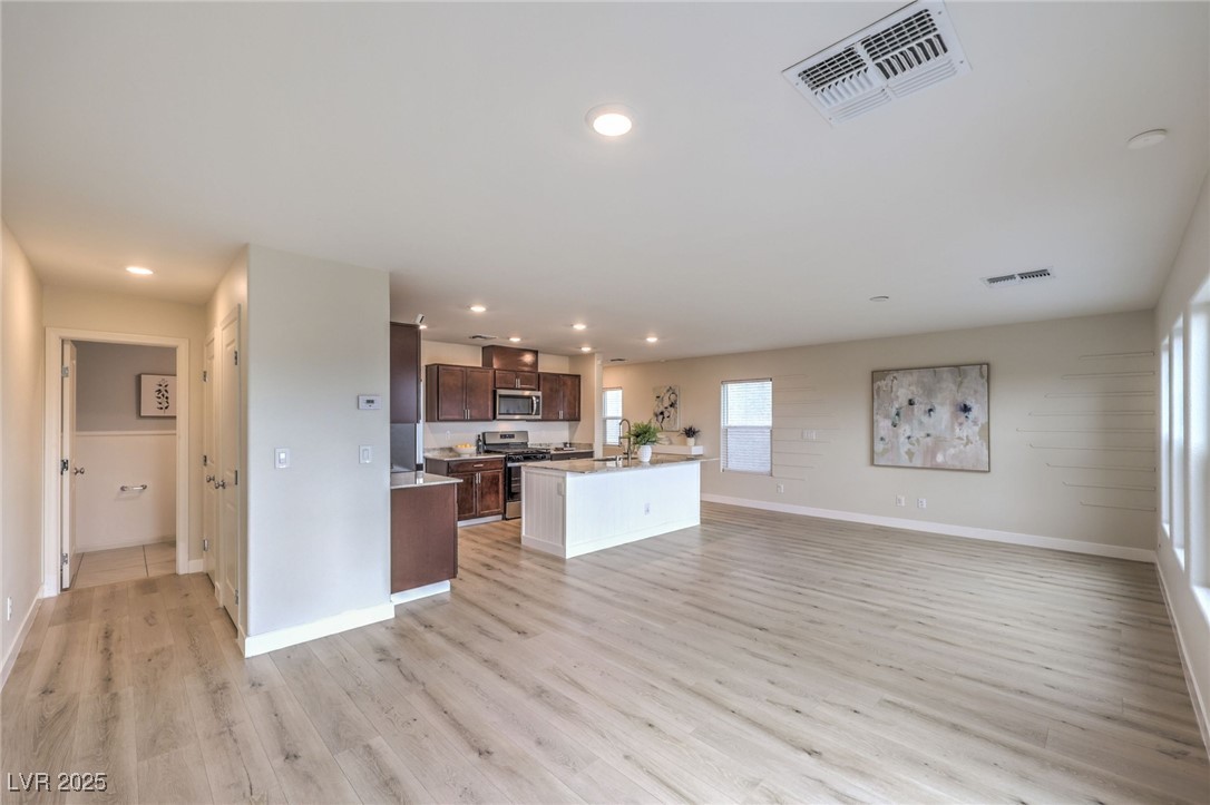 6941 Toll Mountain Street