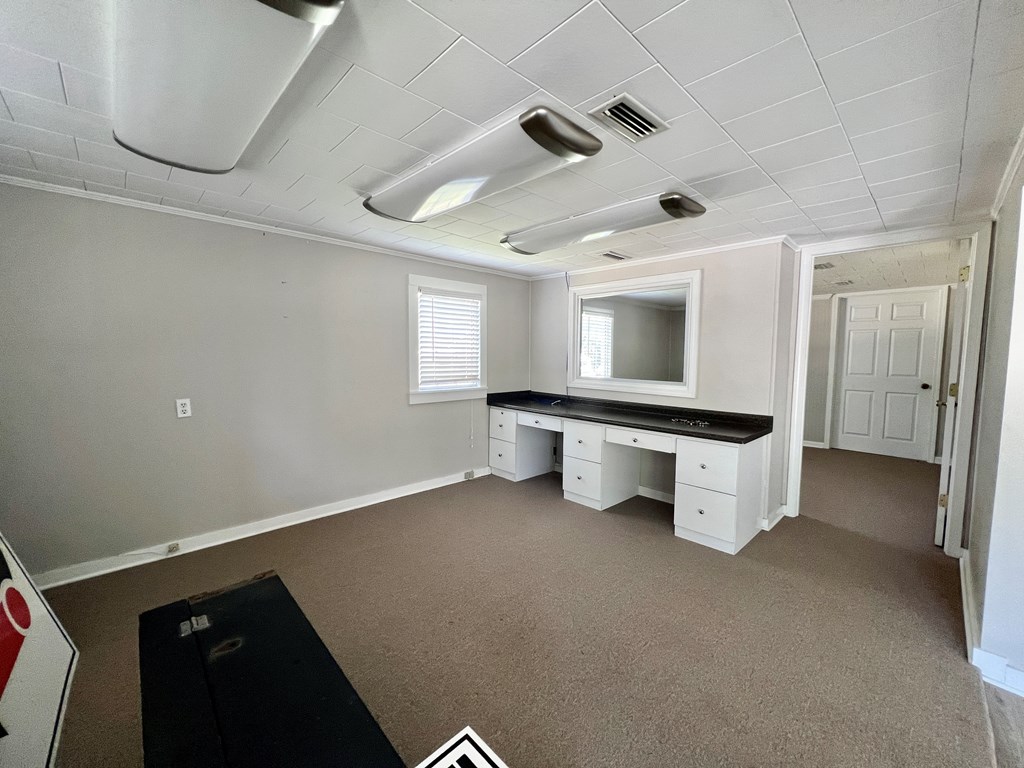 307 W Maple Avenue