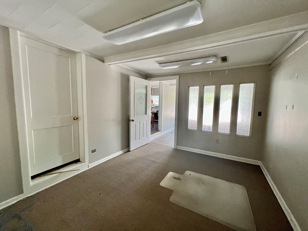 307 W Maple Avenue