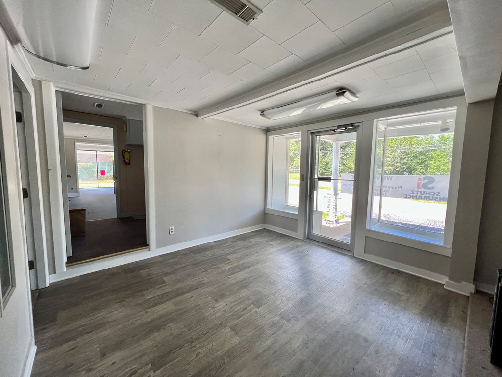 307 W Maple Avenue