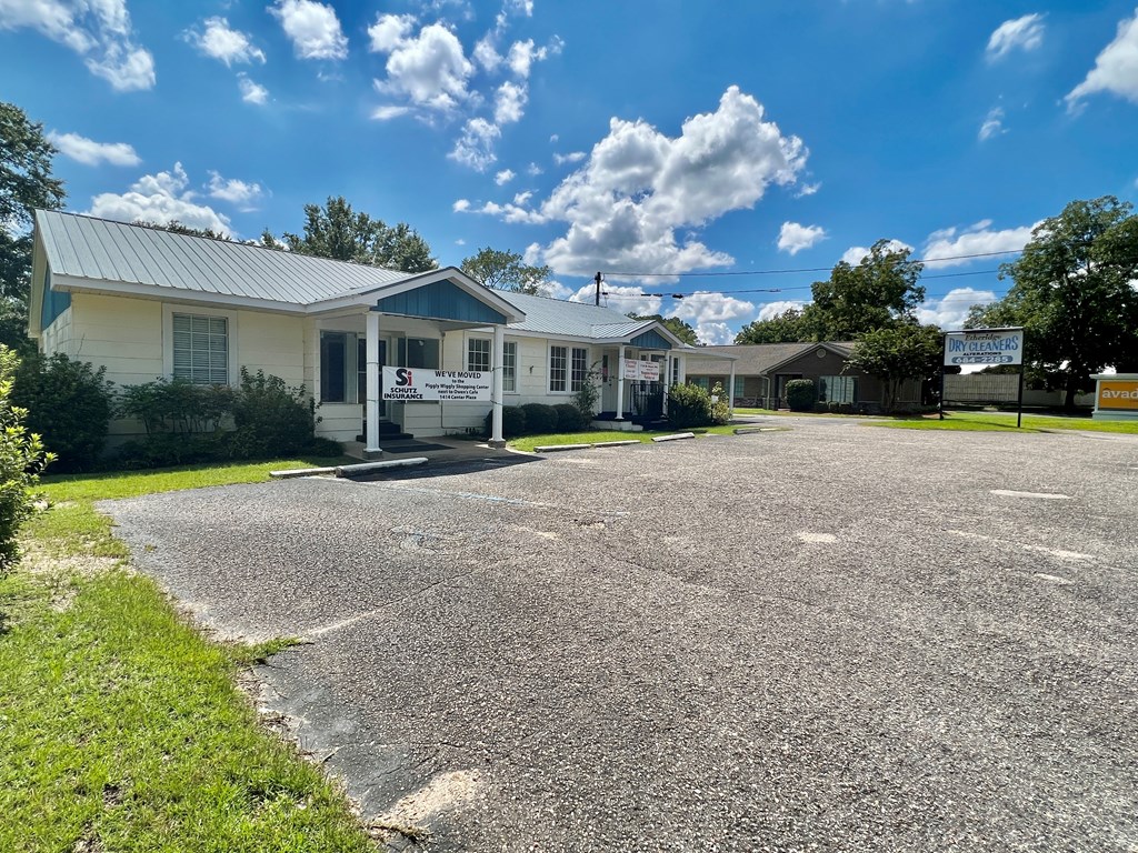 307 W Maple Avenue