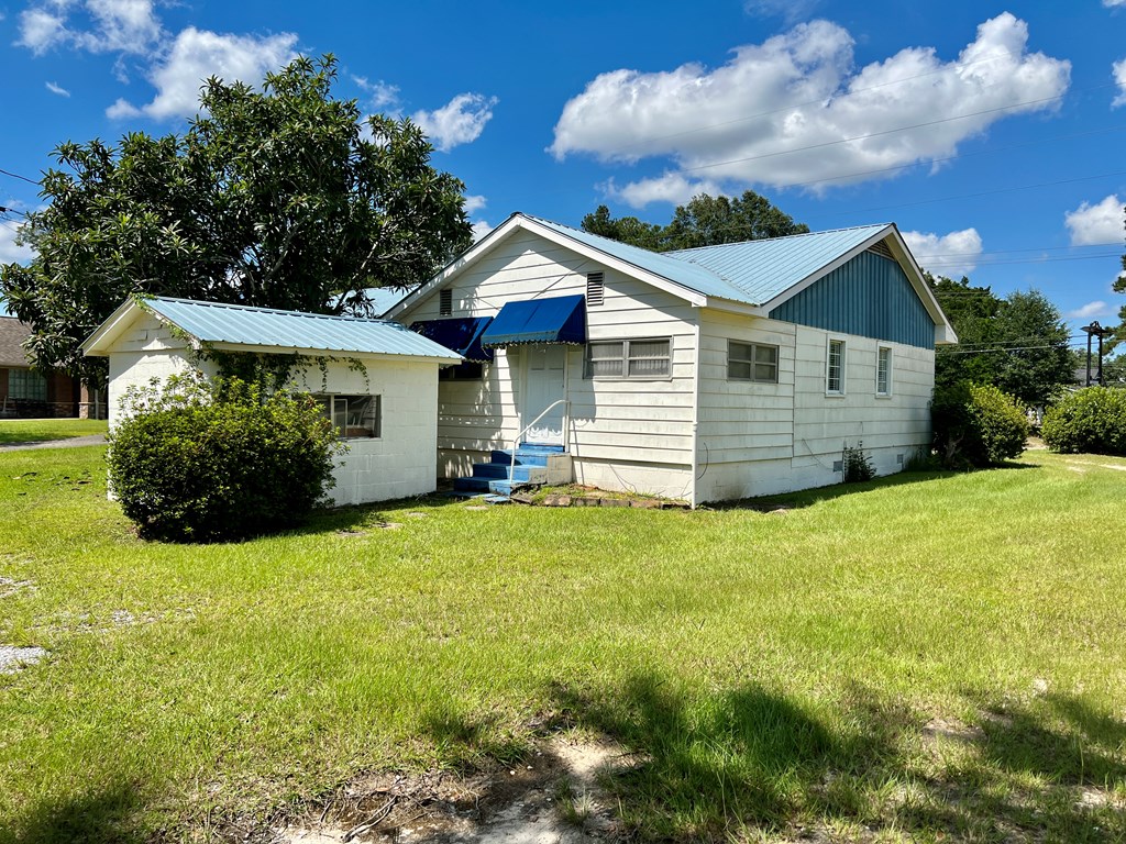 307 W Maple Avenue