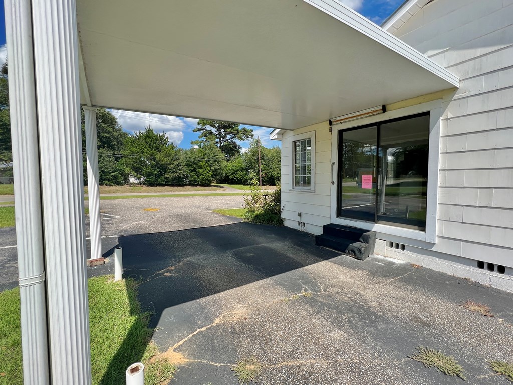 307 W Maple Avenue