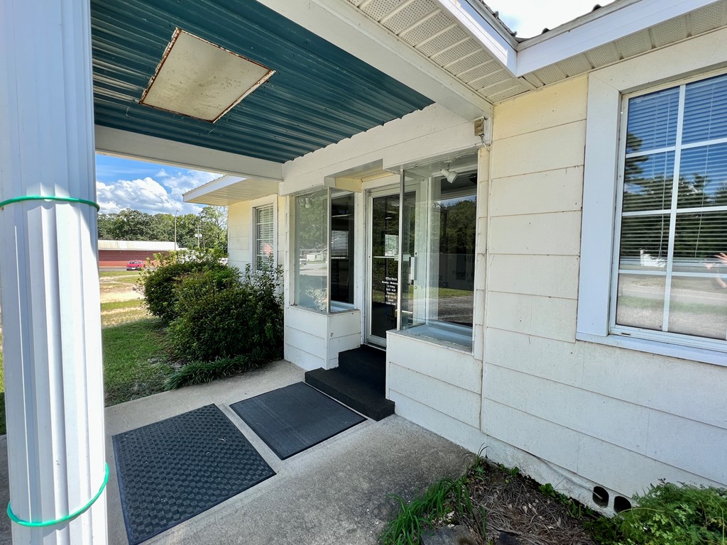 307 W Maple Avenue