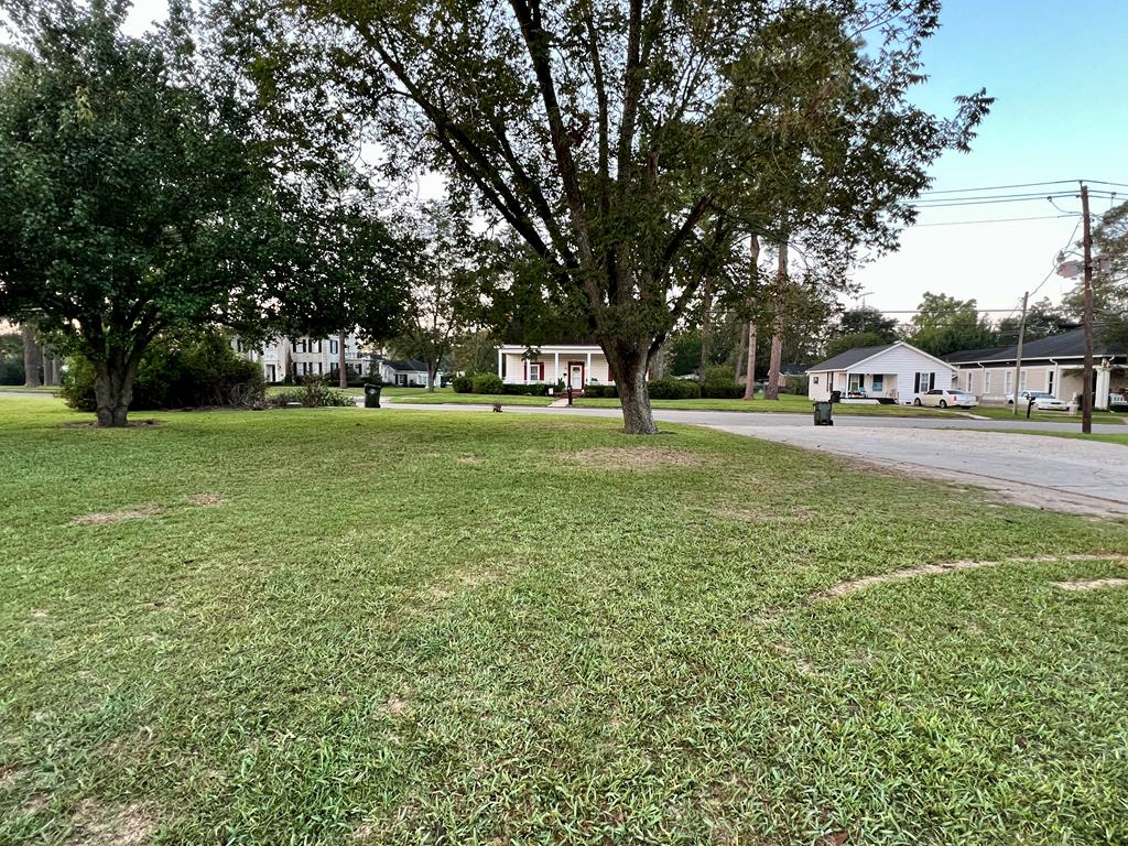 207 W W Main St