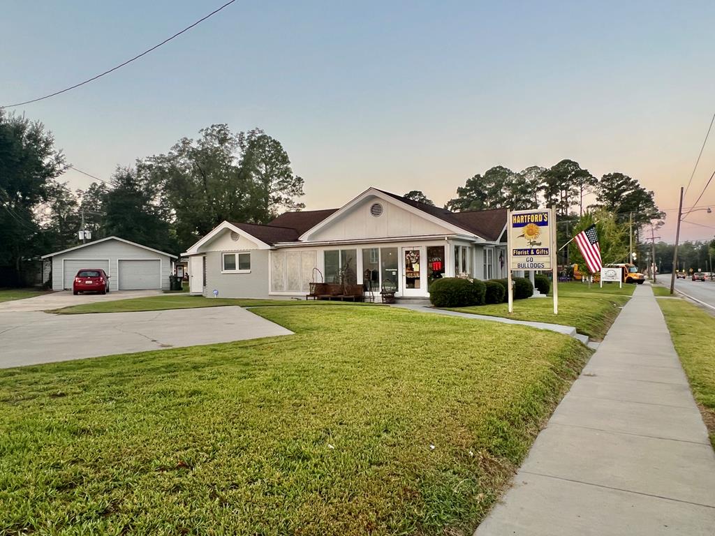 207 W W Main St