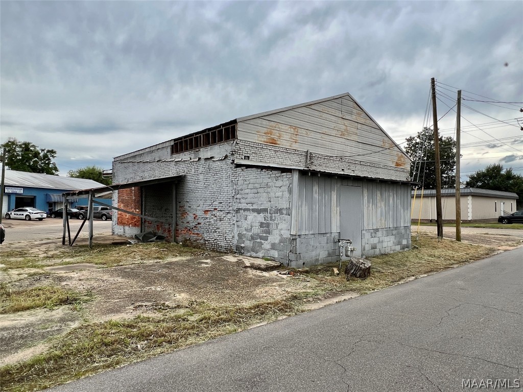 203 & 205 E Main Street