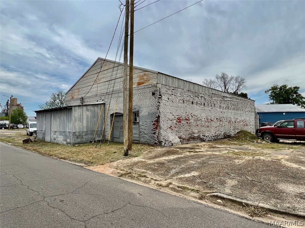 203 & 205 E Main Street