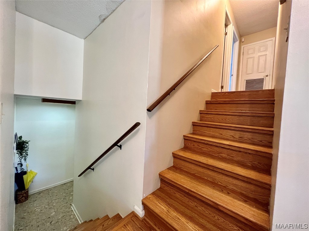 105 Comanche Court