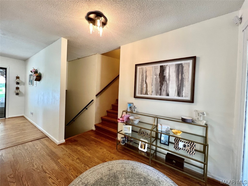 105 Comanche Court