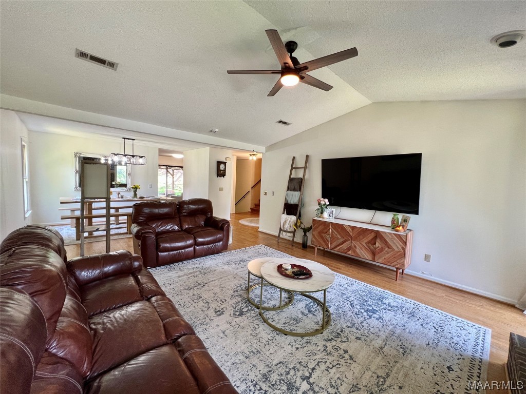 105 Comanche Court