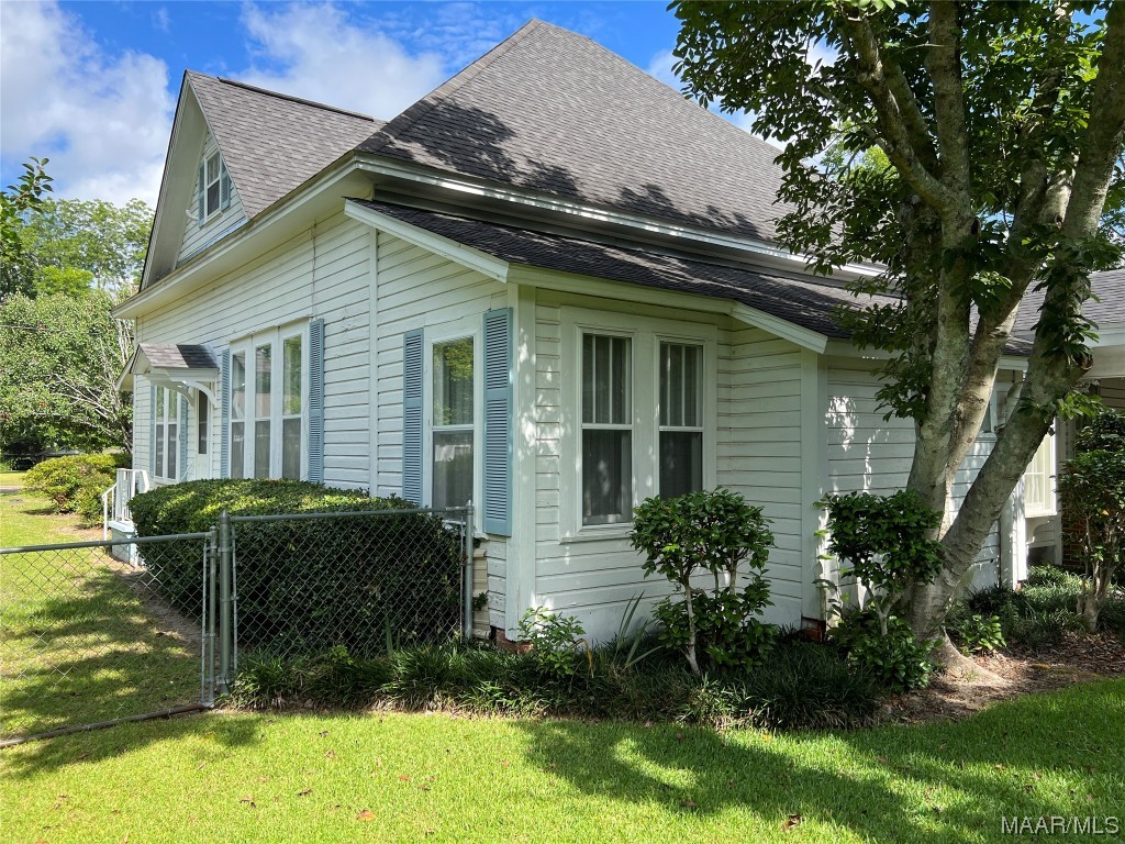 266 N Commerce Street